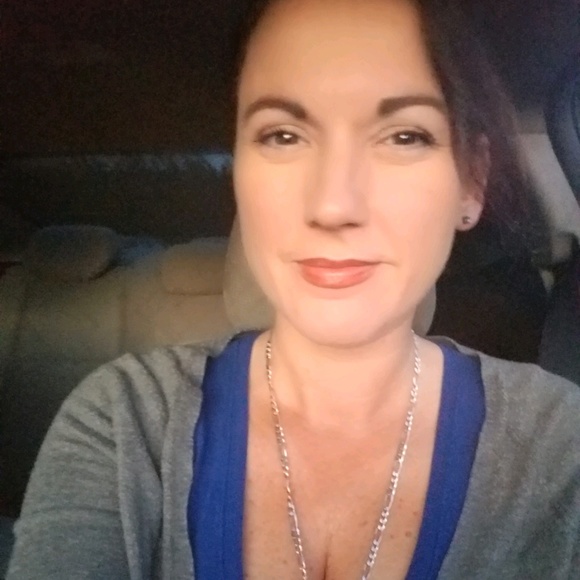 Meet your Posher, Michelle - Picture 1 of 1